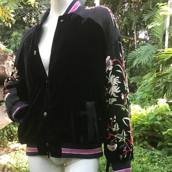 Vintage velvet fringed embroidered jacket - Picture 2 of 8